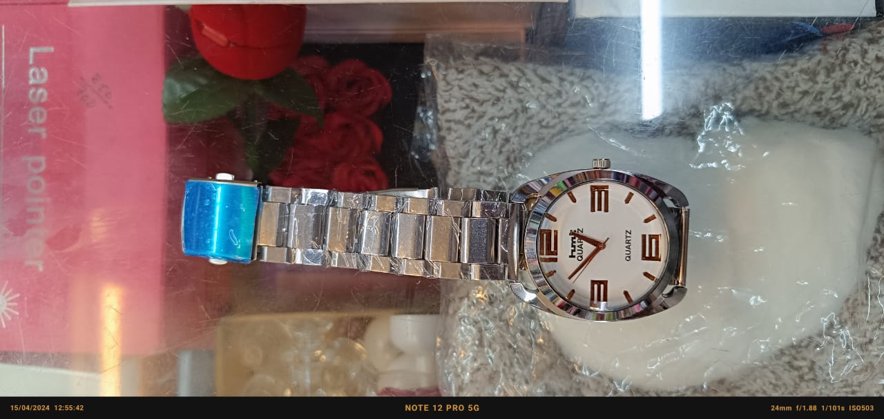 "HMT Quartz Snowflake: White &amp; Silver Chain Watch with Button System"